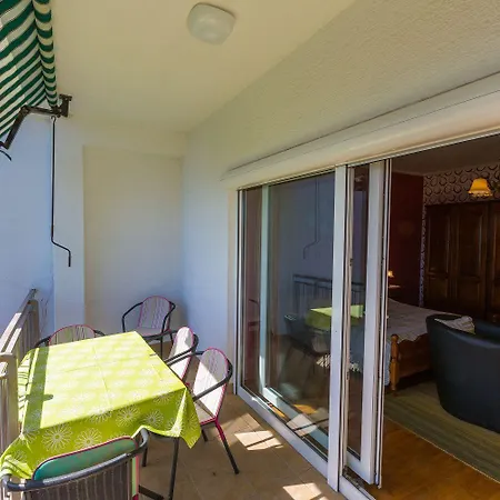 Malerisches Nur 500 Meter Zum Mit Meerblick, Grillbereich, Parkplatz * Crikvenica