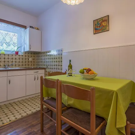 Lägenhet Malerisches Nur 500 Meter Zum Mit Meerblick, Grillbereich, Parkplatz Crikvenica