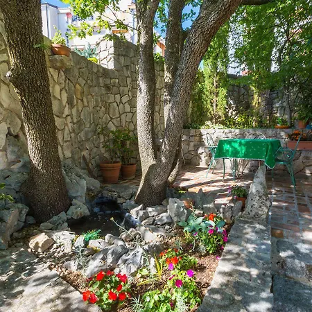 Malerisches Nur 500 Meter Zum Mit Meerblick, Grillbereich, Parkplatz Crikvenica