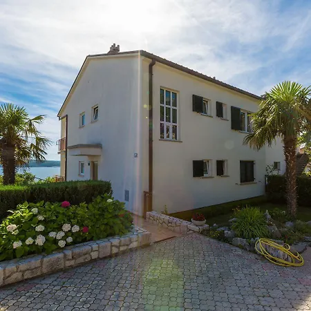 Malerisches Nur 500 Meter Zum Mit Meerblick, Grillbereich, Parkplatz Crikvenica