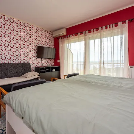 Malerisches Nur 500 Meter Zum Mit Meerblick, Grillbereich, Parkplatz * Crikvenica