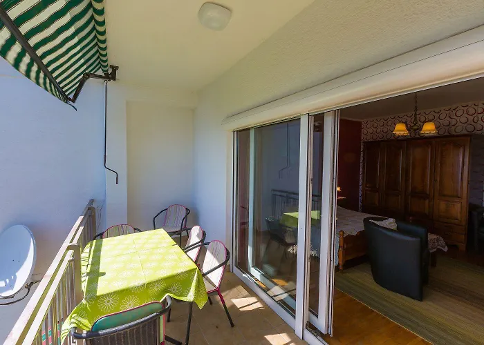 Malerisches Nur 500 Meter Zum Mit Meerblick, Grillbereich, Parkplatz * Crikvenica