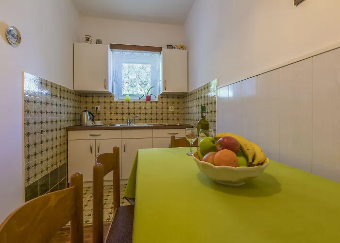 Malerisches Nur 500 Meter Zum Mit Meerblick, Grillbereich, Parkplatz Crikvenica